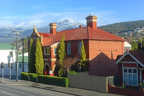 Edinburgh Gallery Bed & Breakfast - Kawana Tourism 0