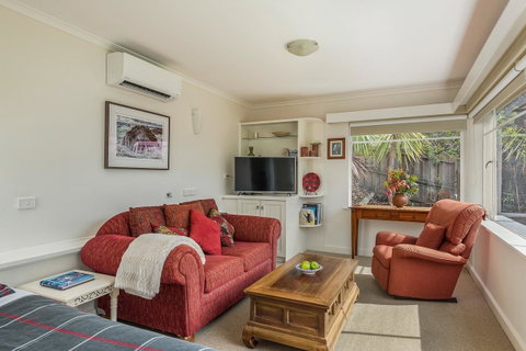 Moonrise View Apartment - Kawana Tourism 1
