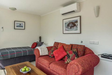 Moonrise View Apartment - Kawana Tourism 2