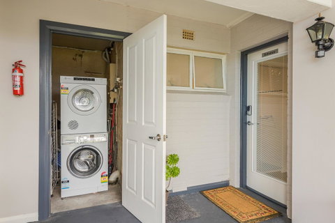 Moonrise View Apartment - Kawana Tourism 9