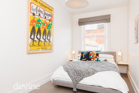 Devine Stays - Westside Apartment On Elizabeth - Kawana Tourism 3
