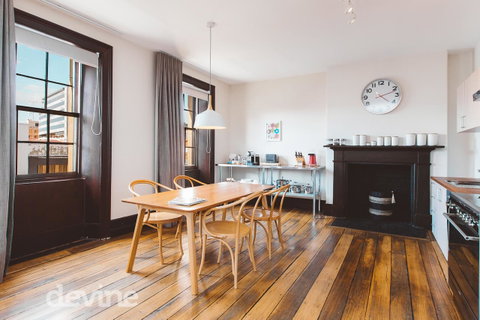 Devine Stays - Westside Apartment On Elizabeth - Kawana Tourism 1