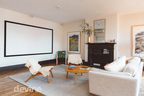 Devine Stays - Westside Apartment On Elizabeth - Kawana Tourism 10
