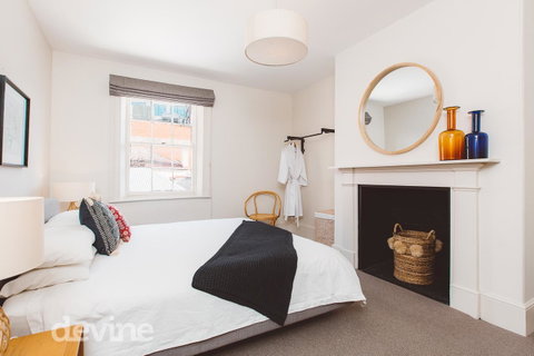 Devine Stays - Westside Apartment On Elizabeth - Kawana Tourism 7