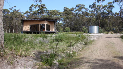 BAY OF FIRES ECO HUT Off Grid Experience At Binalong Bay - Kawana Tourism 20