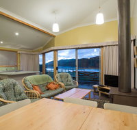 Arthur Riverfront and Sea Lodge downstream - Kawana Tourism
