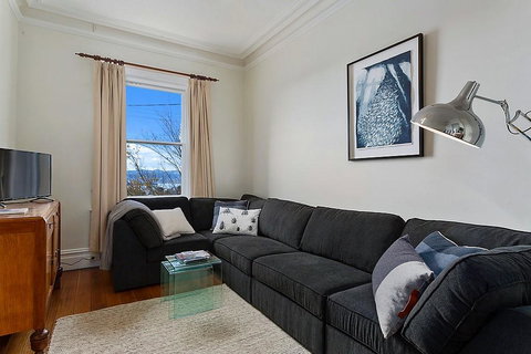 WEST NEST | Classic 3BR Hobart Terrace BEST Location, View, Close To City - Kawana Tourism 3