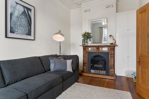 WEST NEST | Classic 3BR Hobart Terrace BEST Location, View, Close To City - Kawana Tourism 13