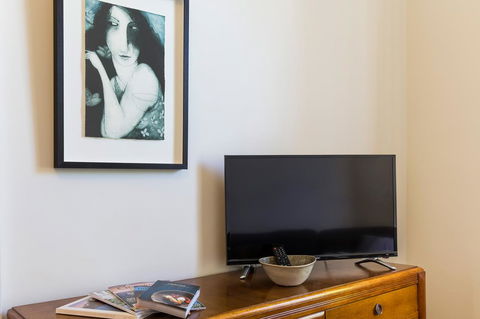 WEST NEST | Classic 3BR Hobart Terrace BEST Location, View, Close To City - Kawana Tourism 23