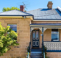 WEST NEST  Classic 3BR Hobart Terrace BEST Location View Close to City - Kawana Tourism