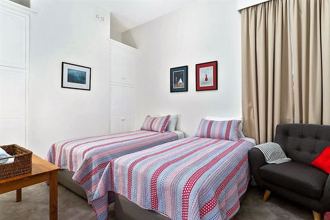 WEST NEST | Classic 3BR Hobart Terrace BEST Location, View, Close To City - Kawana Tourism 12