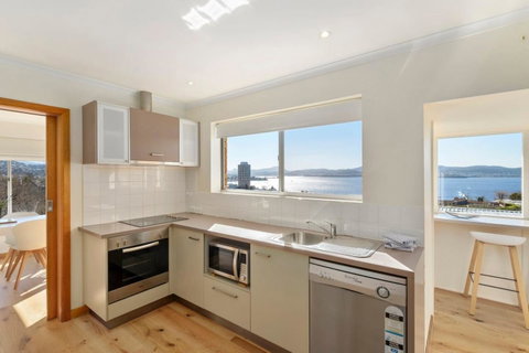 Sandcastle At Sandy Bay - Kawana Tourism 16