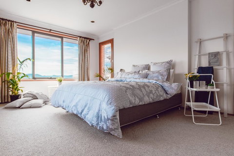 Vintage Cuddle Guest House - Kawana Tourism 10