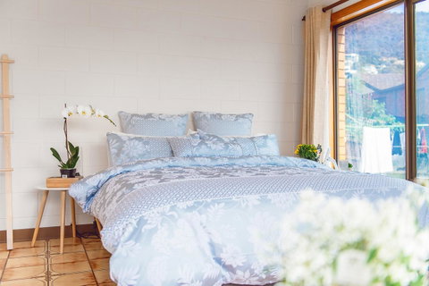 Vintage Cuddle Guest House - Kawana Tourism 6