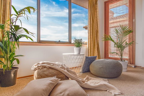Vintage Cuddle Guest House - Kawana Tourism 1