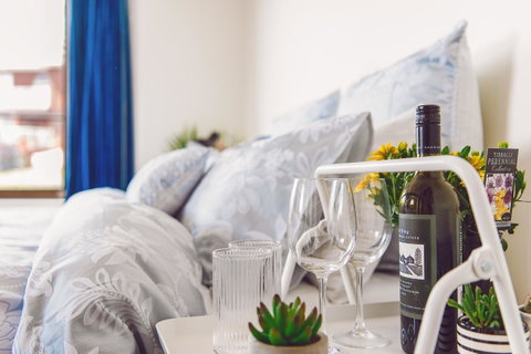 Vintage Cuddle Guest House - Kawana Tourism 14