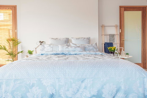 Vintage Cuddle Guest House - Kawana Tourism 11