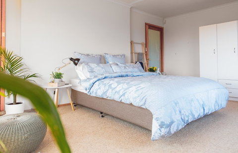 Vintage Cuddle Guest House - Kawana Tourism 9