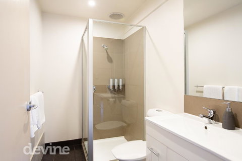 Devine Stays - Hayloft On ELizabeth - Kawana Tourism 5