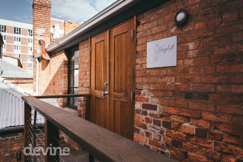 Devine Stays - Hayloft On ELizabeth - Kawana Tourism 10