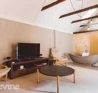 Devine Stays - Hayloft on ELizabeth - Kawana Tourism