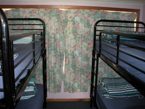 Bridport Seaside Lodge - Kawana Tourism 5