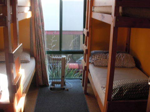 Bridport Seaside Lodge - Kawana Tourism 11