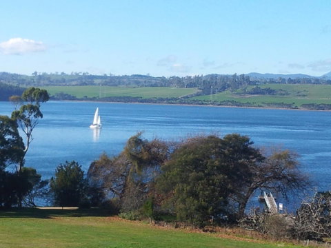 Tamar River Retreat - Kawana Tourism 14