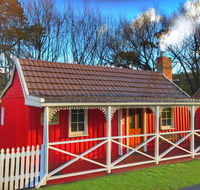 Platypus Playground Riverside Cottage - Kawana Tourism