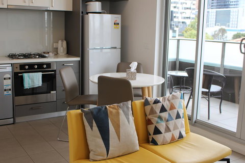 Poplar Box Hill Apartment - Kawana Tourism 2