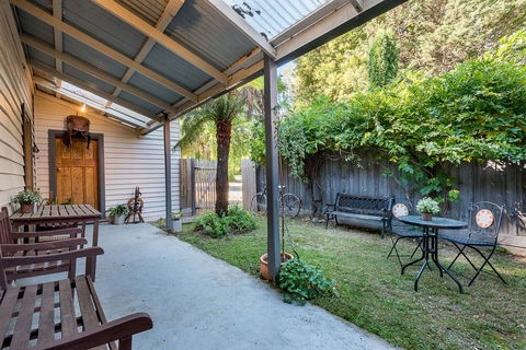 Avalon House - Kawana Tourism 32