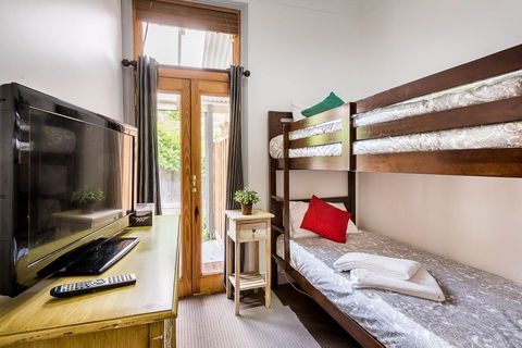 Avalon House - Kawana Tourism 17