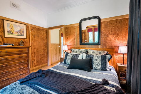 Avalon House - Kawana Tourism 2