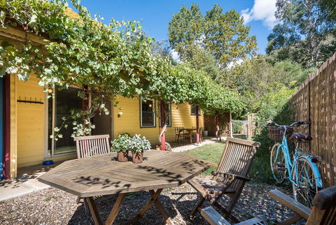 Avalon House - Kawana Tourism 6