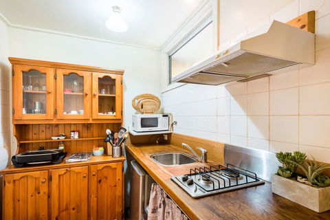 Avalon House - Kawana Tourism 43