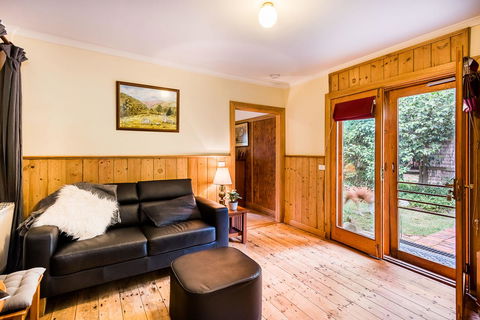 Avalon House - Kawana Tourism 8