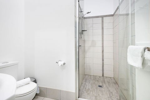 Avalon House - Kawana Tourism 36