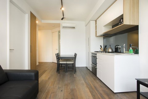Mono Apartments On La Trobe Street - Kawana Tourism 7