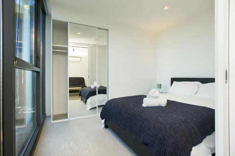 Mono Apartments On La Trobe Street - Kawana Tourism 14