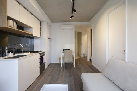 Mono Apartments On La Trobe Street - Kawana Tourism 19