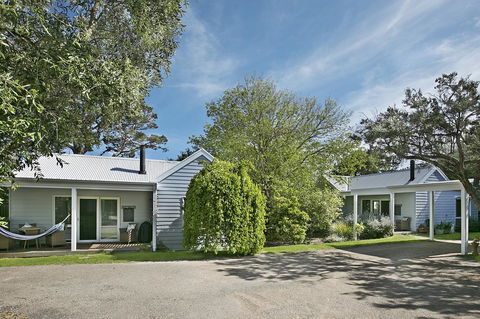 Bilinga Cottages - Kawana Tourism 0