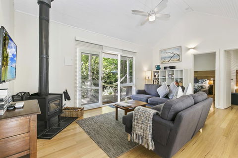 Bilinga Cottages - Kawana Tourism 5