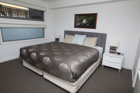 7 Falls Apartments - Kawana Tourism 24