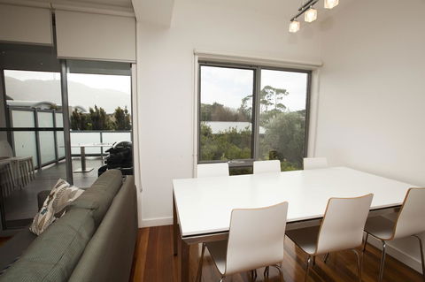 7 Falls Apartments - Kawana Tourism 10