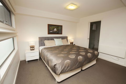 7 Falls Apartments - Kawana Tourism 22