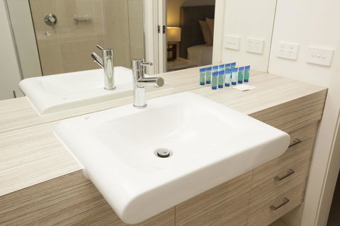 7 Falls Apartments - Kawana Tourism 16