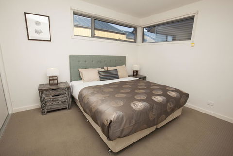 7 Falls Apartments - Kawana Tourism 29