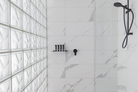 Brady Hotels Jones Lane - Kawana Tourism 17