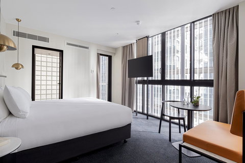 Brady Hotels Jones Lane - Kawana Tourism 9