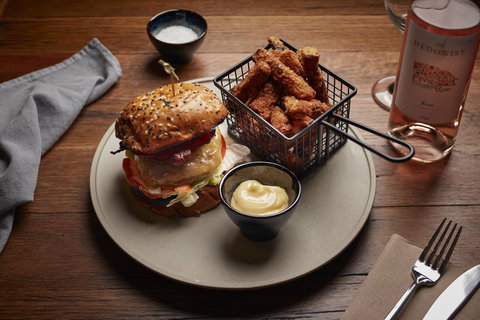 Brady Hotels Jones Lane - Kawana Tourism 22